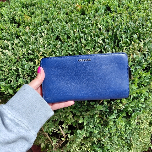 Coach Handbags - COACH Skinny Wallet in Cobalt Blue Pebbled Leather.